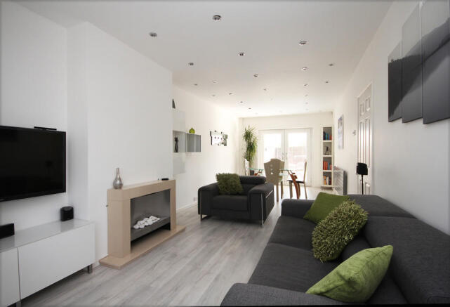 Lounge / Dining R...