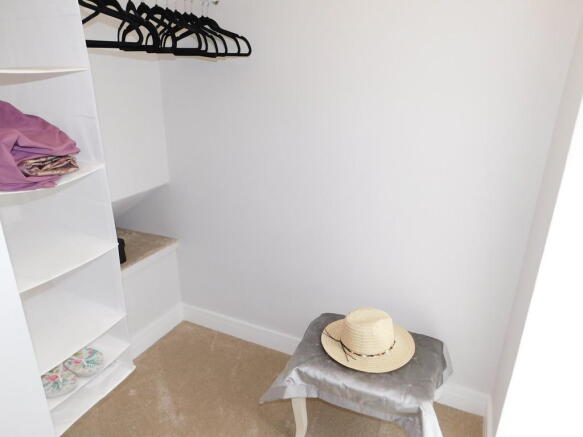 WALK IN WARDROBE