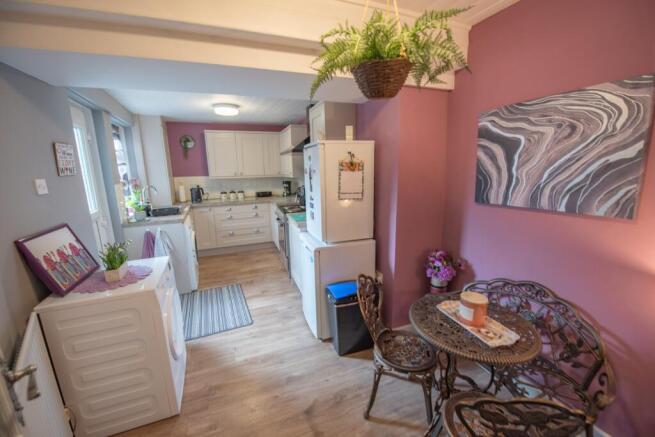 2 bed Cottage for sale Image 8