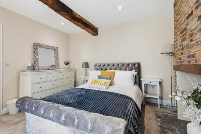 2 bed Flat to rent Image 12