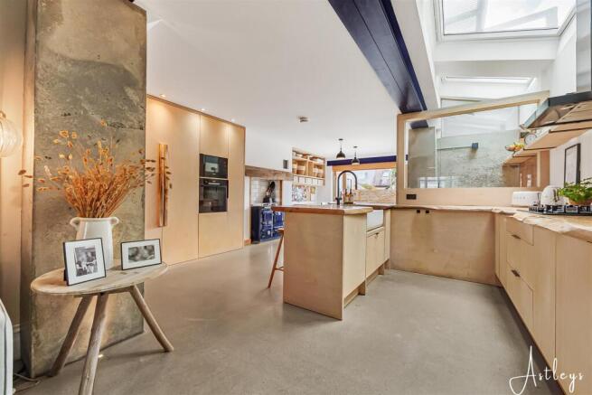 Kitchen/Dining Room