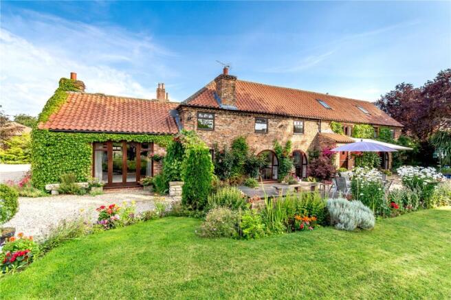 5 bed Detached for sale Image 12