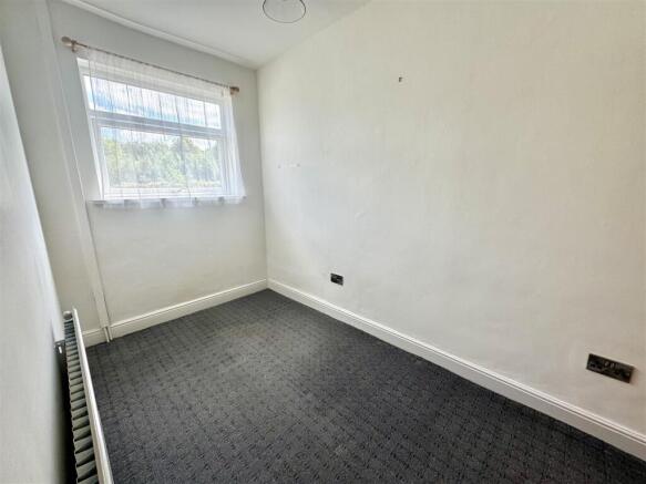 3 bed Terraced to rent Image 9