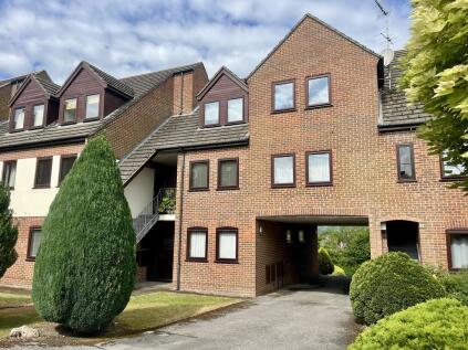 Marlborough Court, Hungerford