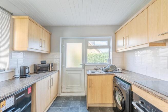 3 bed Semi-Detached for sale Image 6