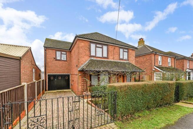 4-bed detached on Bishop's Waltham, £500,000