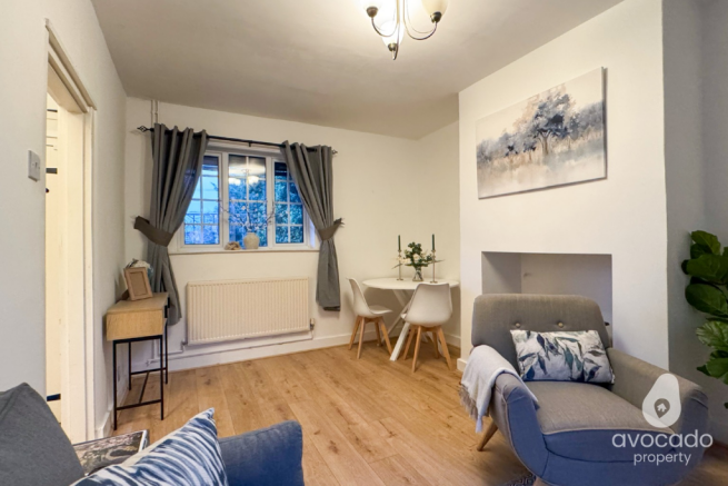 Bath Road, Calcot photo 3