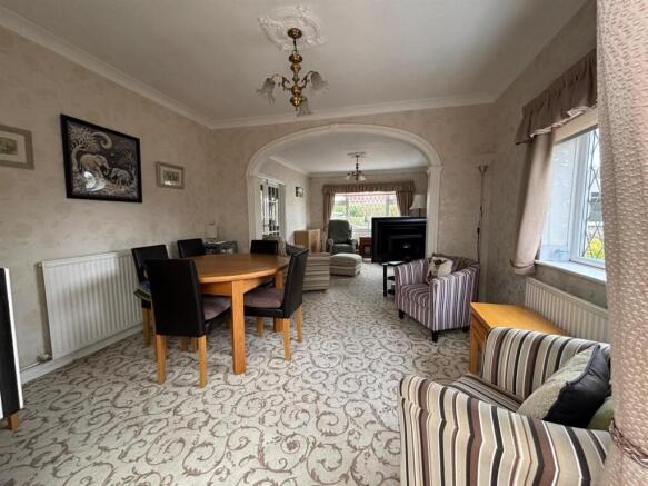 4 bed Detached Bungalow for sale Image 8