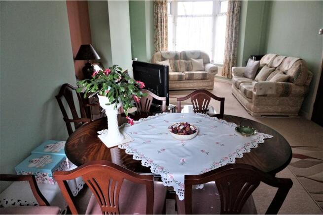 Lounge/Dining Room
