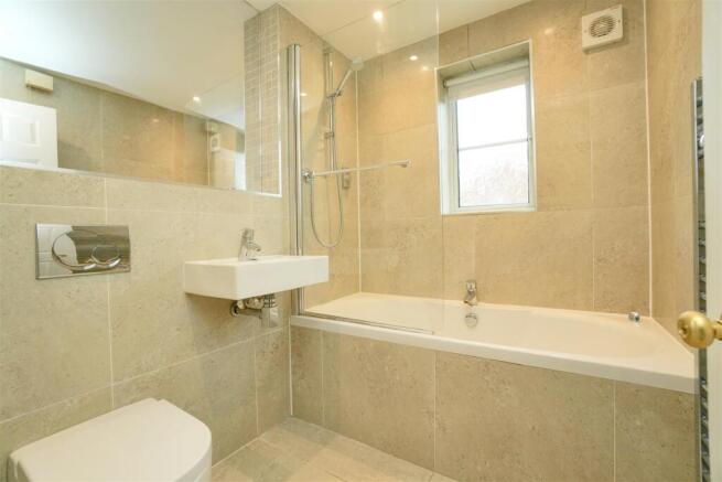 3 bed Terraced for sale Image 10