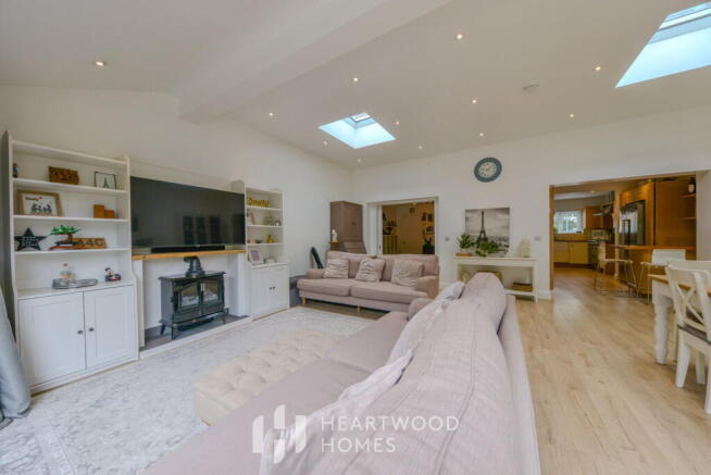 House in St Albans, Roestock, Colney Heath - More