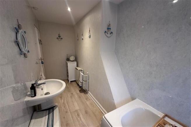 2 bed Flat for sale Image 11