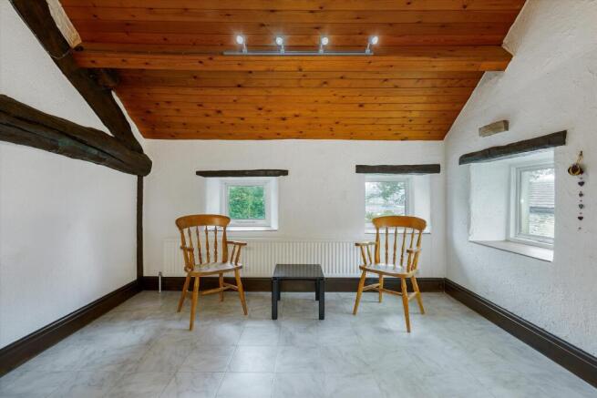 3 bed Semi-Detached for sale Image 6