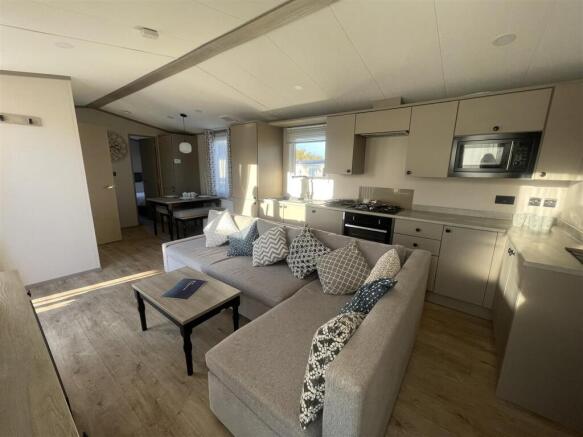 3 Bedroom Static Home For Sale By Guildcrest Estat