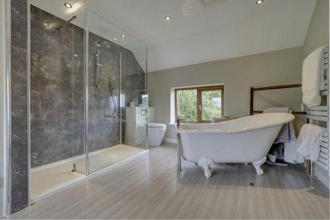 Master En-Suite