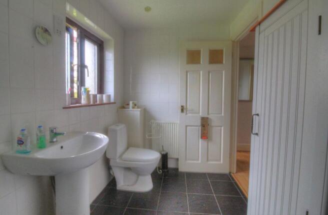 14 - bathroom 2