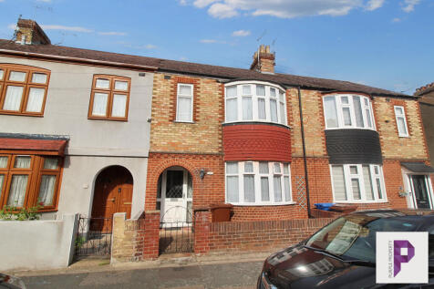 Larkfield Avenue, Gillingham, ME7