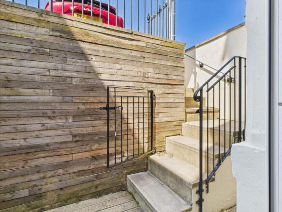 2 bed Flat for sale Image 4