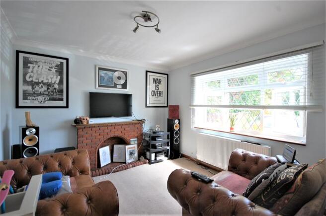 SNUG FOURTH BEDROOM