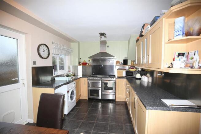 KITCHEN .jpg