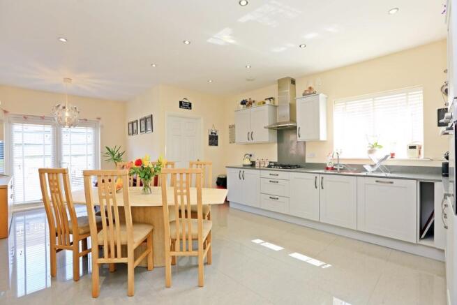 Kitchen/Dining/Famil