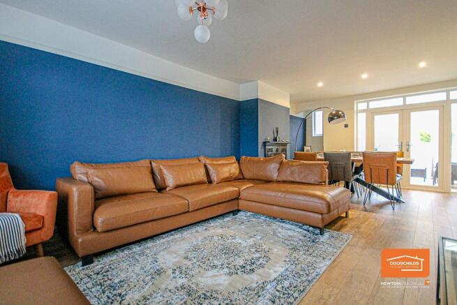 Lounge/Dining Room