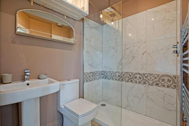 4 bed Town House for sale Image 7