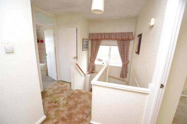 FIRST FLOOR LANDING