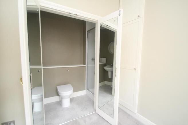 4 bed Terraced to rent Image 4