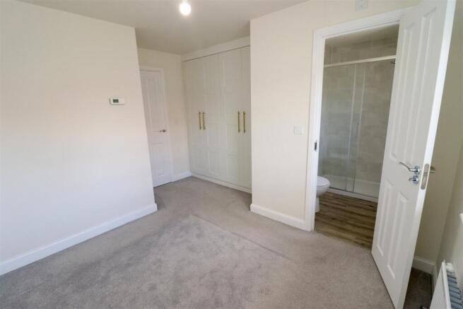 3 bed Semi-Detached for sale Image 12