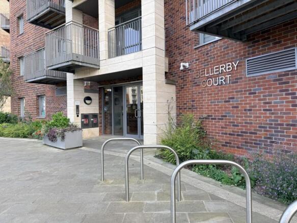 1 bed Apartment to rent Image 2