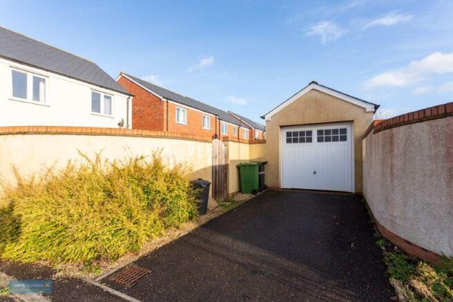 Garage/Driveway