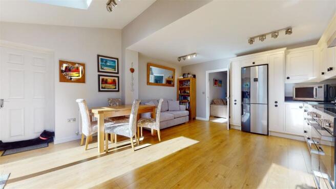 EXTENDED KITCHEN DINER