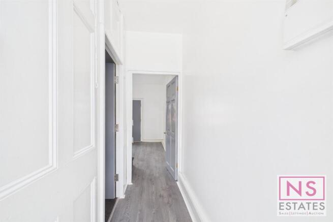 4 bed Terraced for sale Image 5