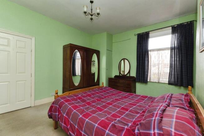 5 bed Terraced for sale Image 11