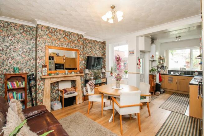 3 bed Terraced for sale Image 7
