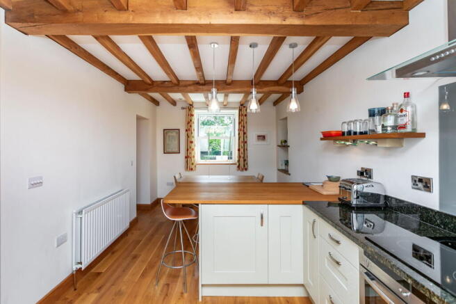 3 bed Semi-Detached for sale Image 7