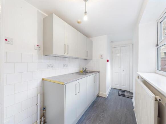Kitchen: