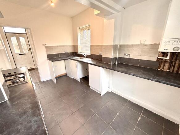 3 bed House to rent Image 6