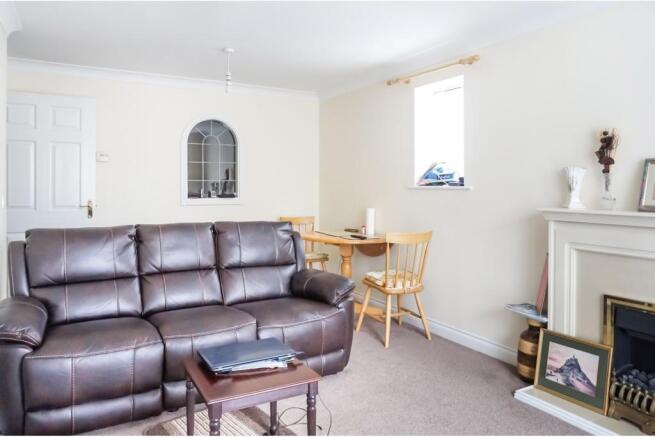 Lounge/Dining Room