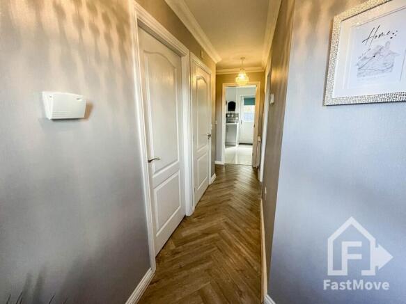 4 bed Link Detached House for sale Image 6