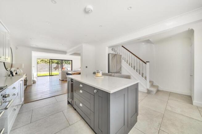 4 bed Detached for sale Image 8