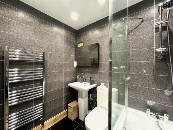 Bathroom Aspect 2