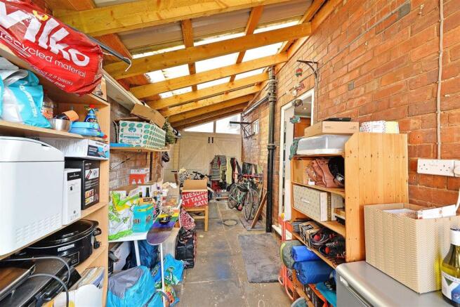 GARAGE.jpg