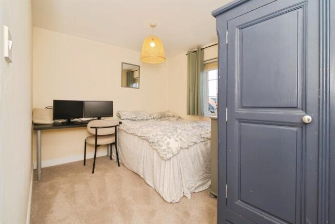 4 bed Detached for sale Image 9