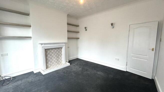 3 bed Terraced to rent Image 5