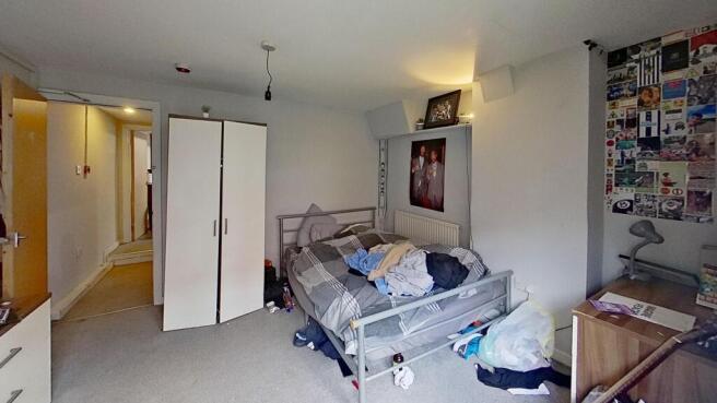 6 bed Terraced to rent Image 4