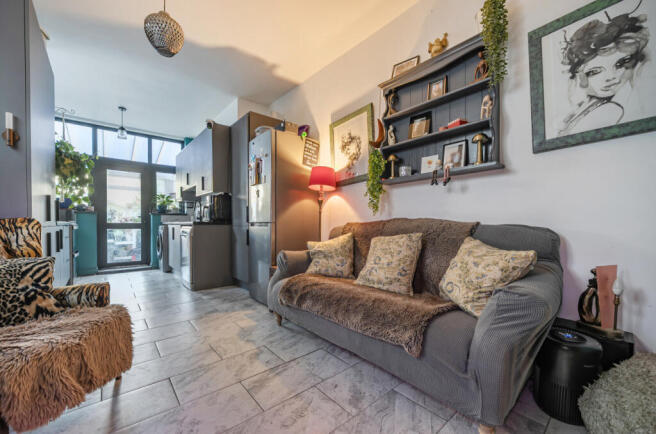 1370293-28-68ffa2...