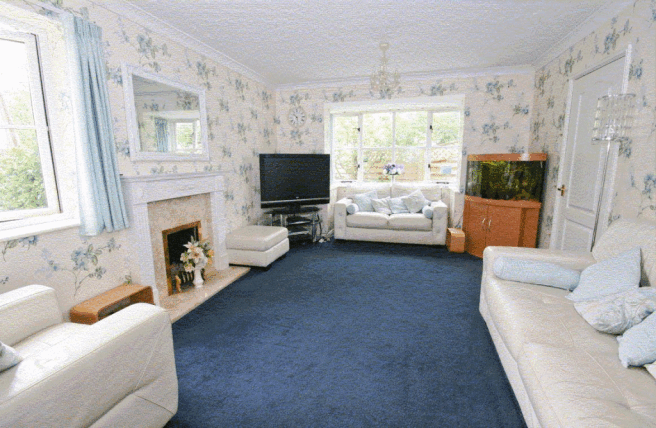 38 SITTING ROOM.gif