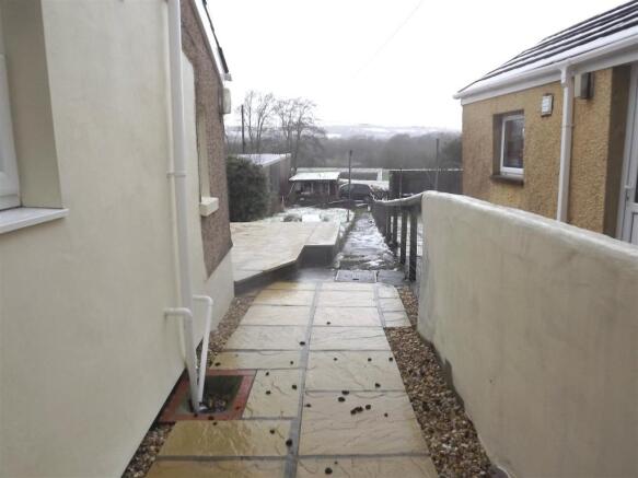 7 caerbryn 001.jpg